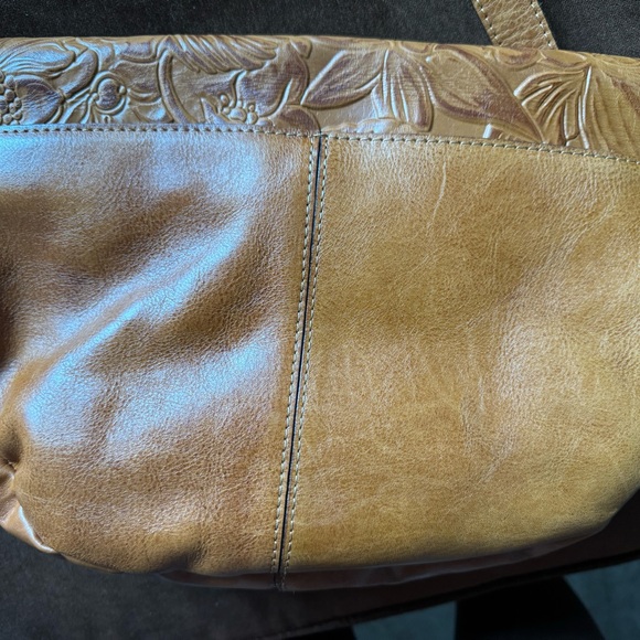 Patricia Nash Tan Leather Rosolini Floral Tooled Buckle Crossbody Saddle Bag - Picture 2 of 10